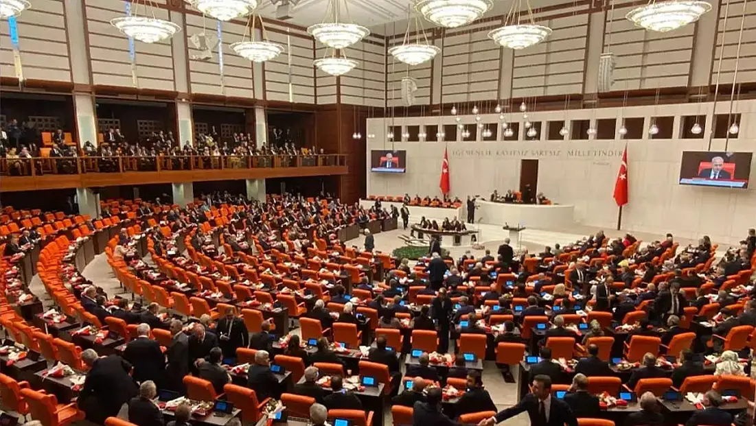 En düşük emekli maaşı 20 bin liraya yükseldi