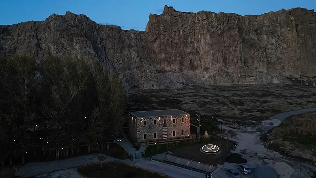 Van tarihi camisi cemaatiyle buluştu