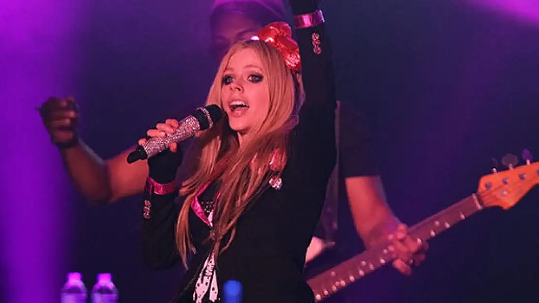 Avril Lavigne hakkında bomba iddia: O aslında öldü...