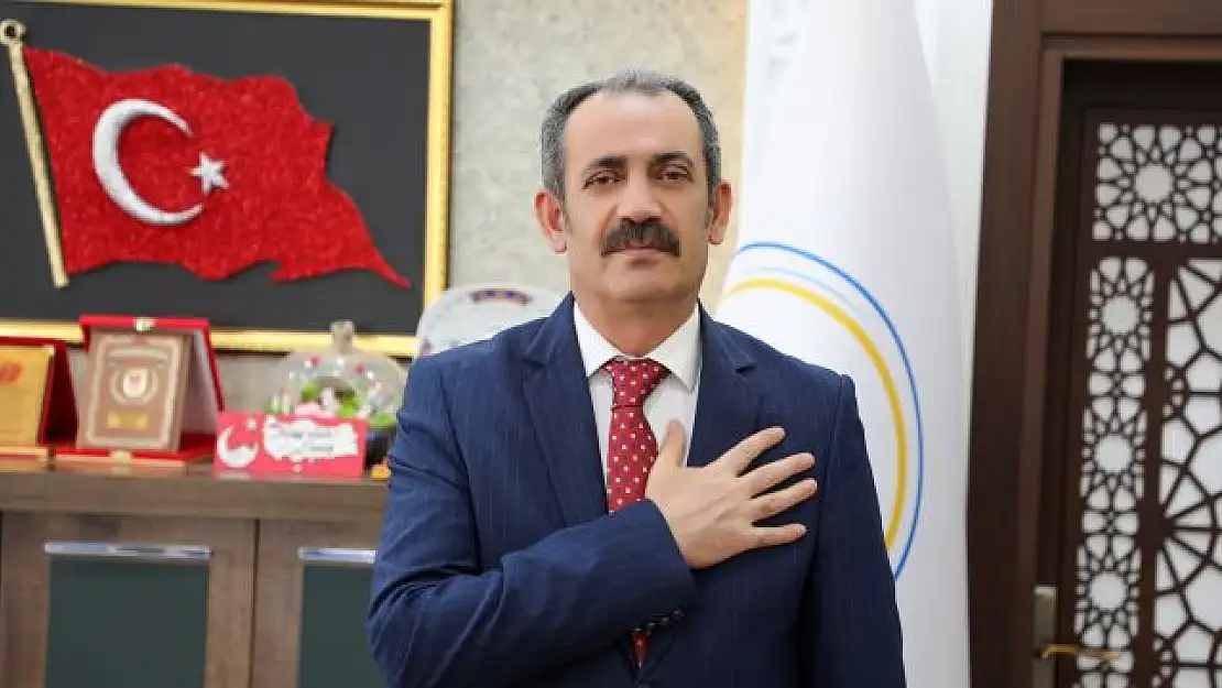 Gürpınar Belediye Başkanı Tanış'tan 12 Mart mesajı