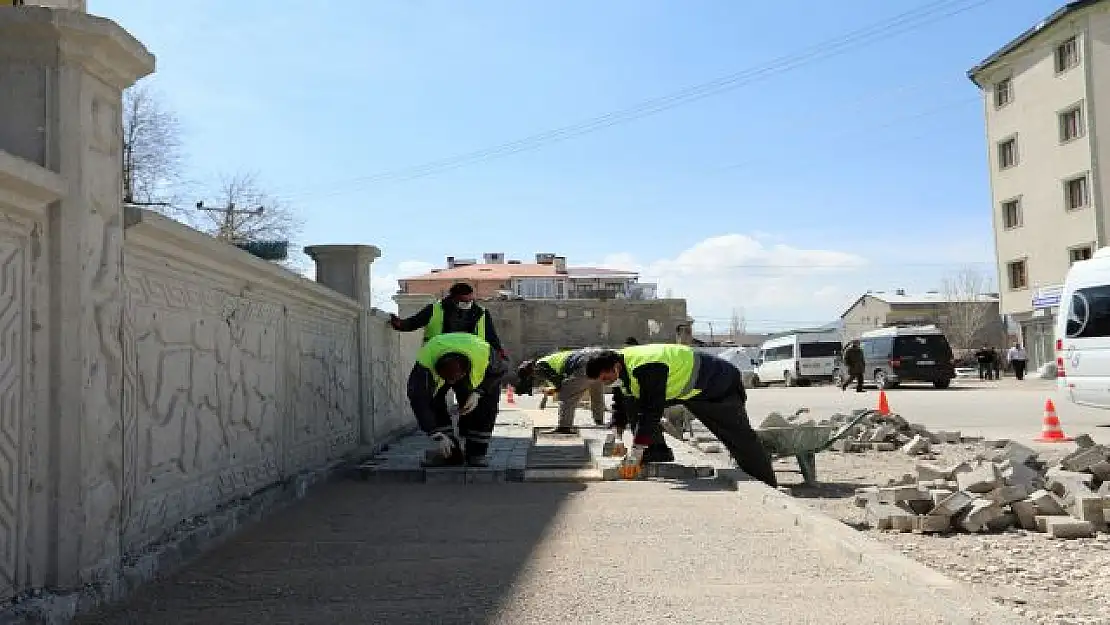 Van Büyükşehir Belediyesi Kavşak Çalışmalarına Başladı