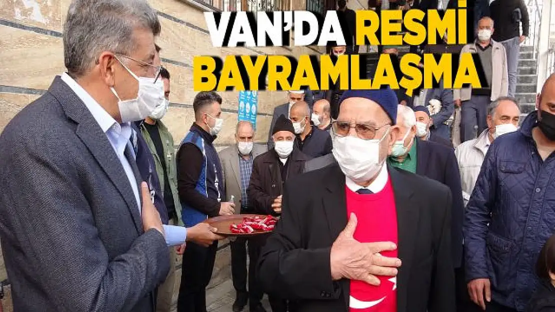 Van'da resmi bayramlaşma programı düzenledi