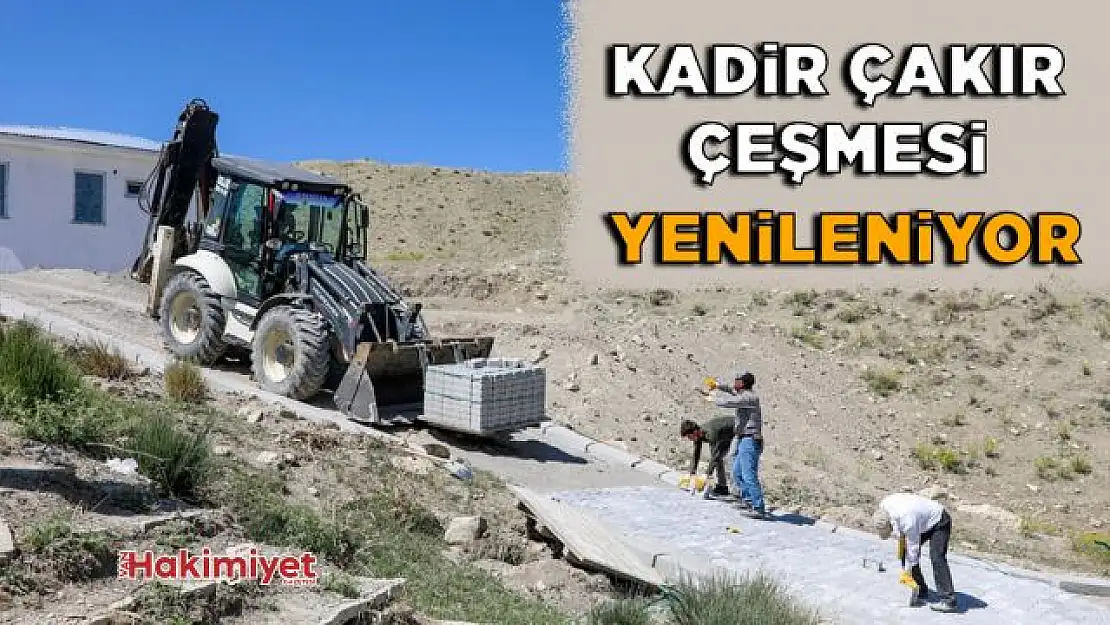 Gürpınar Belediyesi Kaymakam Kadir Çakır Çeşmesini yeniliyor