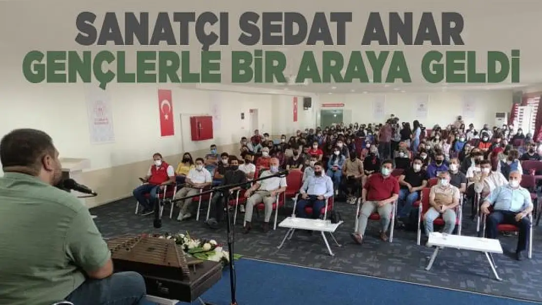 Sanatçı Anar Van'daki gençlerle bir araya geldi