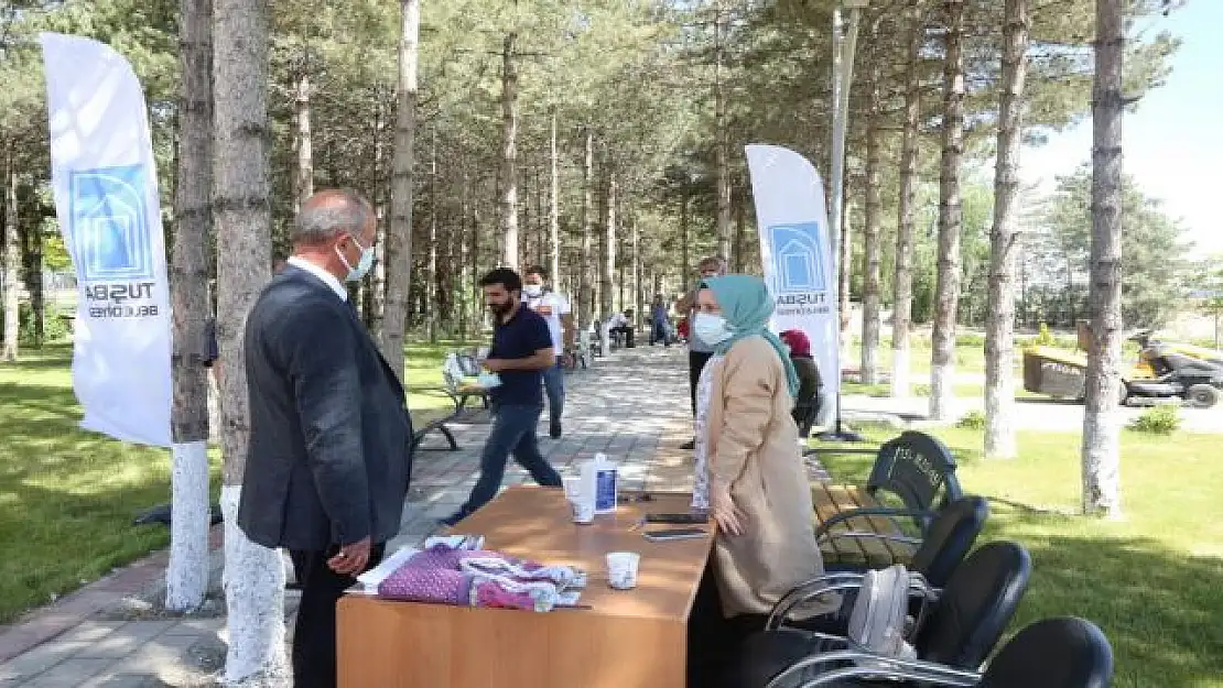 Tuşba Belediyesi aşı kampanyasına destek verdi