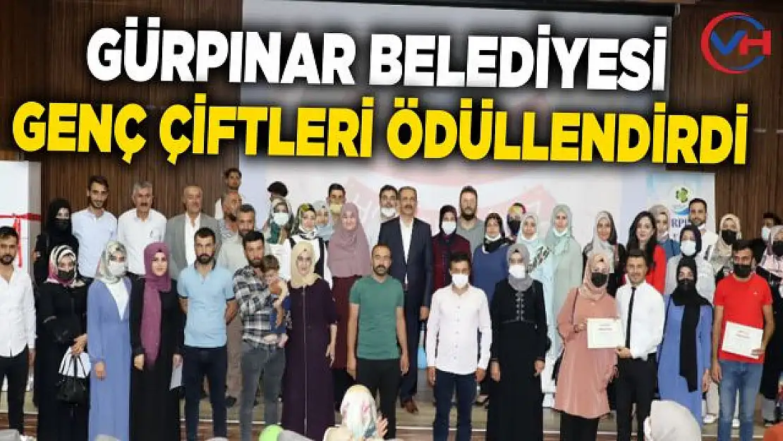 Gürpınar Belediyesi 'Evlilik Okulu' finalinde genç çiftleri ödüllendirildi