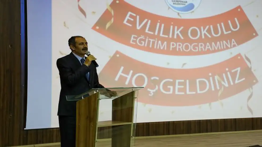 Gürpınar Belediyesi 'Evlilik Okulu'yla Mutlu Ailenin Temelini Atıyor