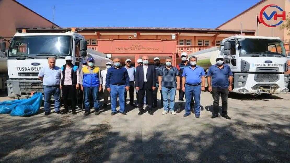 Tuşba Belediyesi Okul Bahçelerini Tazyikli Su ile Yıkıyor