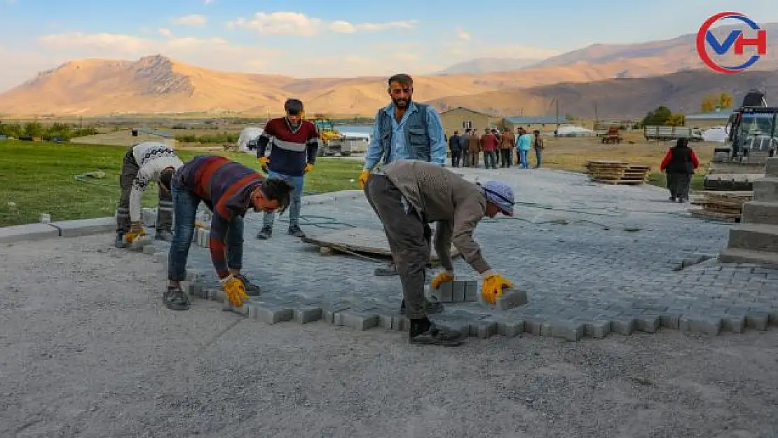 Gürpınar Belediyesinden 1 Milyon Metrekare Parke Taşı Çalışması