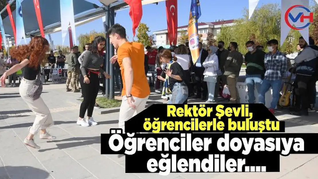 YYÜ'de, öğrencilerle buluşma etkinliği düzenlendi