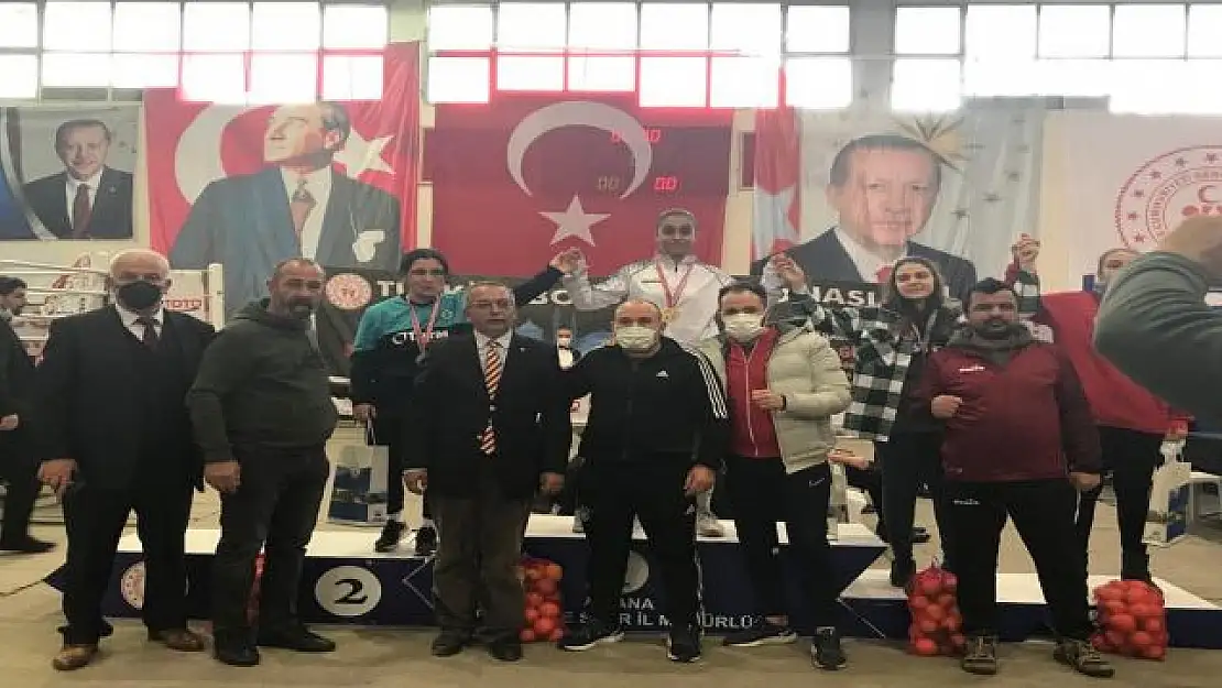 Edremitli Boksör Yaren Düztaş Türkiye Şampiyonu Oldu