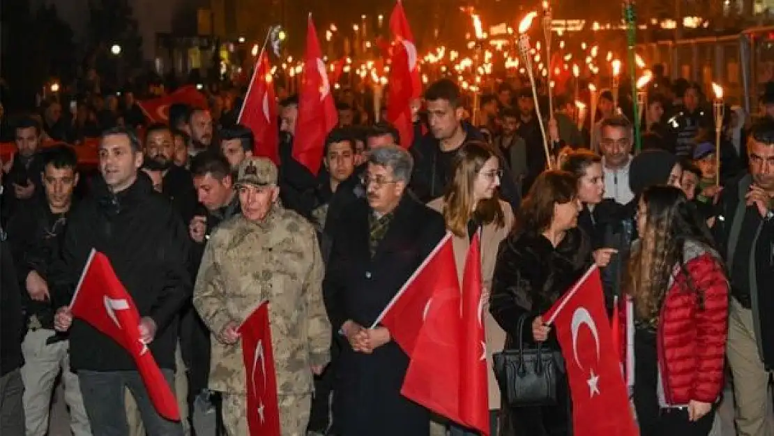 Van'da Fener Alayı yürüyüşü düzenlendi