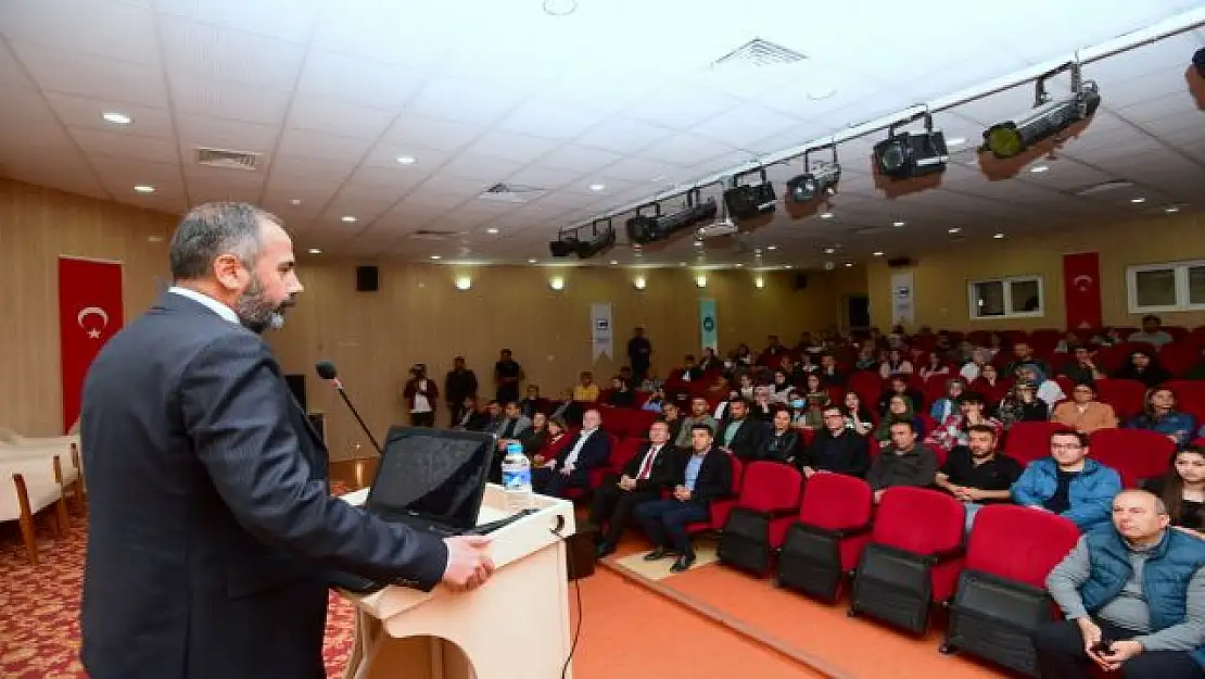 Van YYÜ tarafından 'Van Havzası Kuşları' konferansı düzenlendi