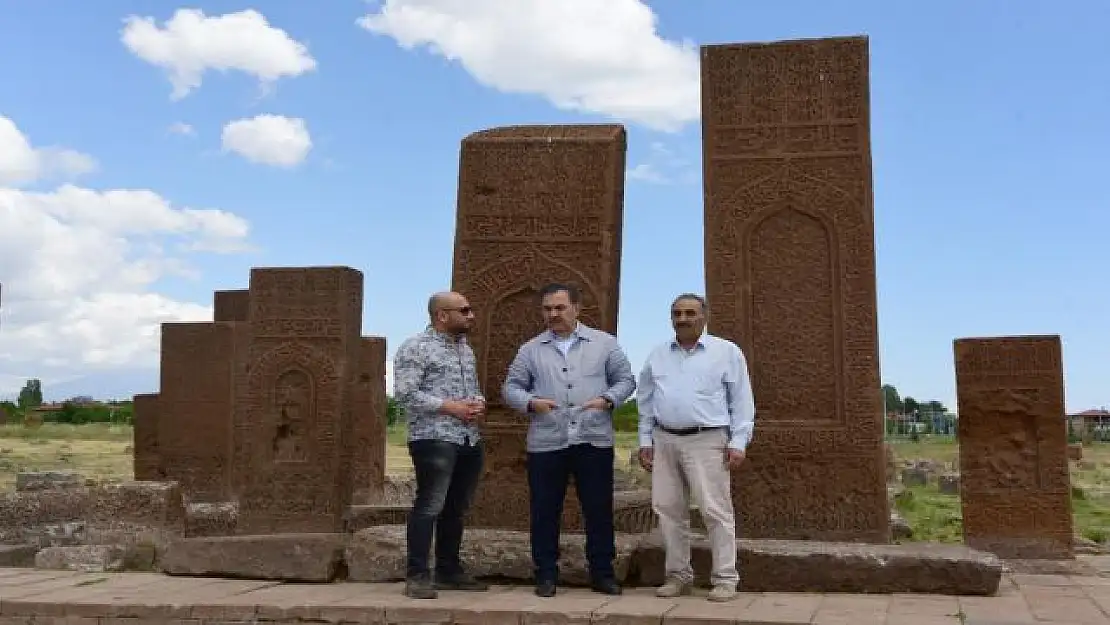 Kayıp olan 'Ahlat Tarihi' adlı kitabı bulup getirene 60 bin lira ödül