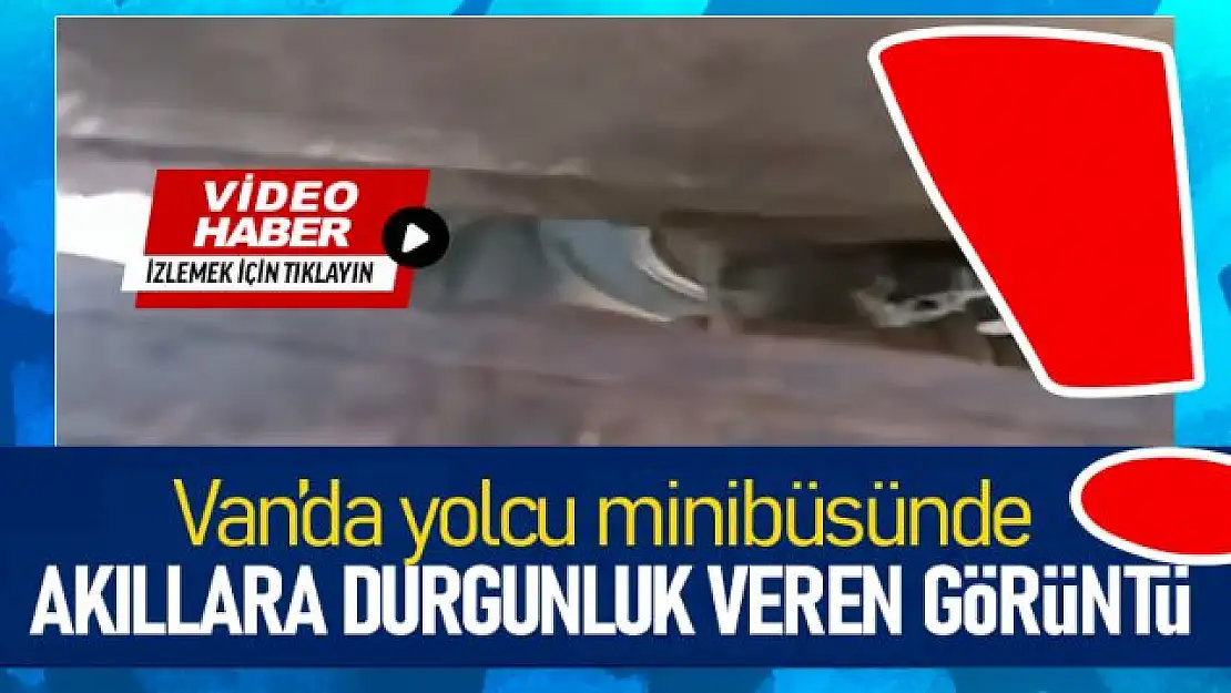 Van'da tabanı ayrılan yolcu dolu minibüste panik anları!