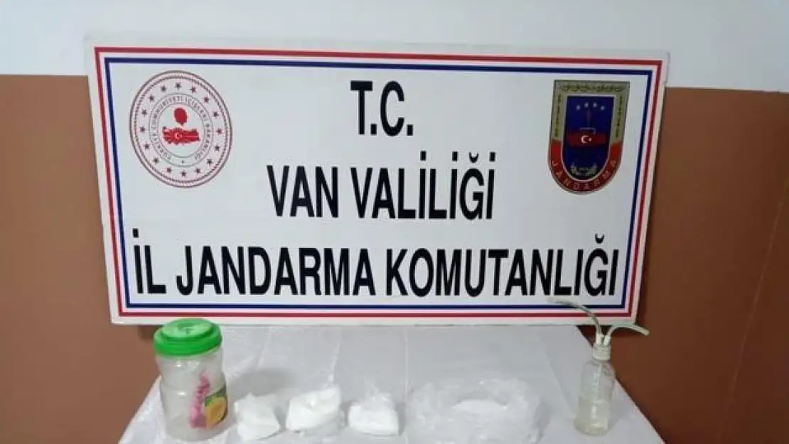 Van 3. sayfa haberi... Van'da 1 kilo metamfetamin ele geçirildi