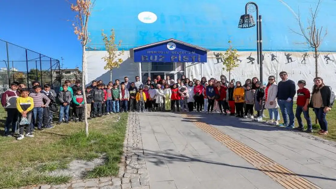 Van'da kırsal mahallelerdeki çocuklar İpekyolu'nu gezdi