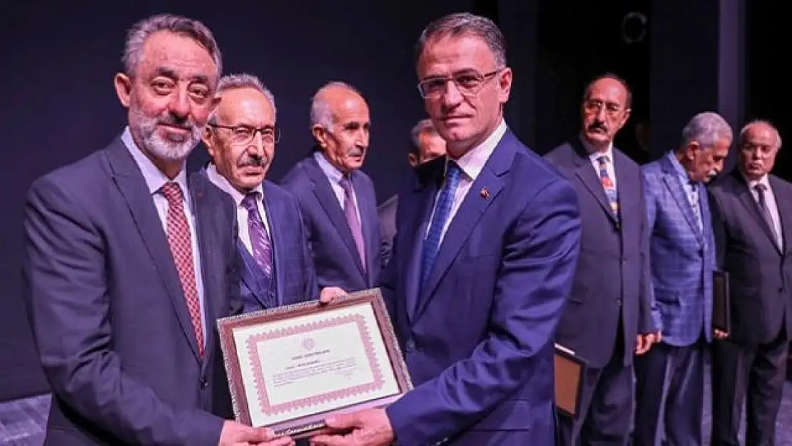 Van'da Öğretmenler Günü kutlandı