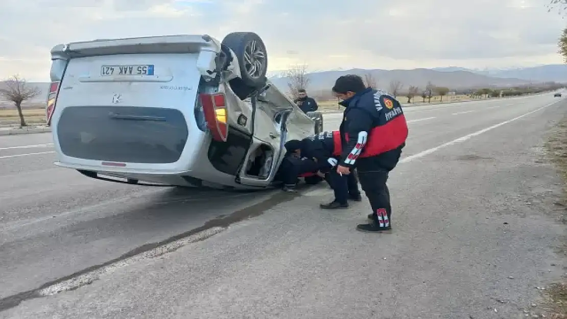 Kamyonetle minibüsün çarpıştığı kazada 2 kişi yaralandı