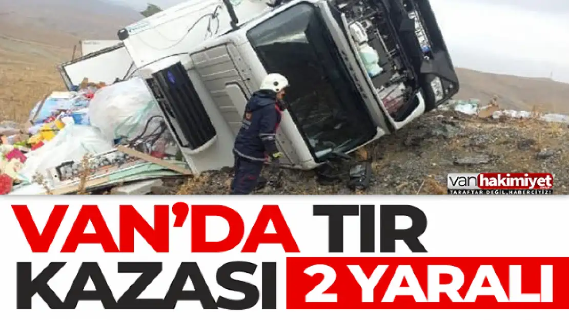 Van'da TIR'lar, kafa kafaya çarpıştı: 2 yaralı