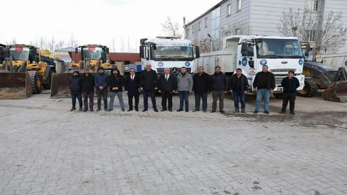 İpekyolu Belediyesi ile İpekyolu Kaymakamlığı'ndan Deprem Bölgesine Yardım Eli