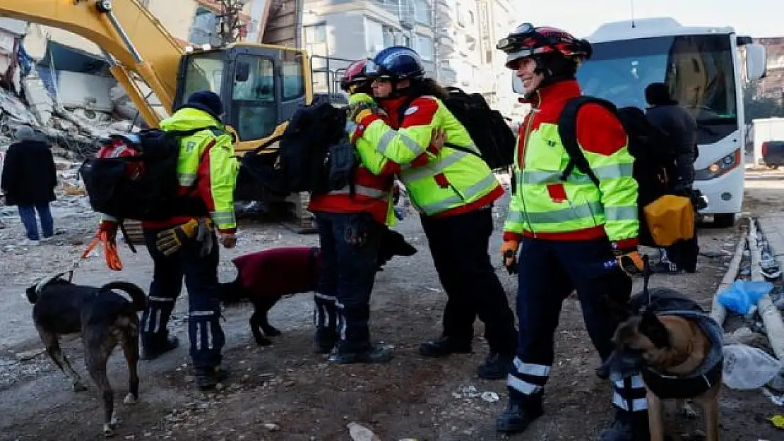 Türkiye'ye deprem için yardım ekibi gönderen ülkeler