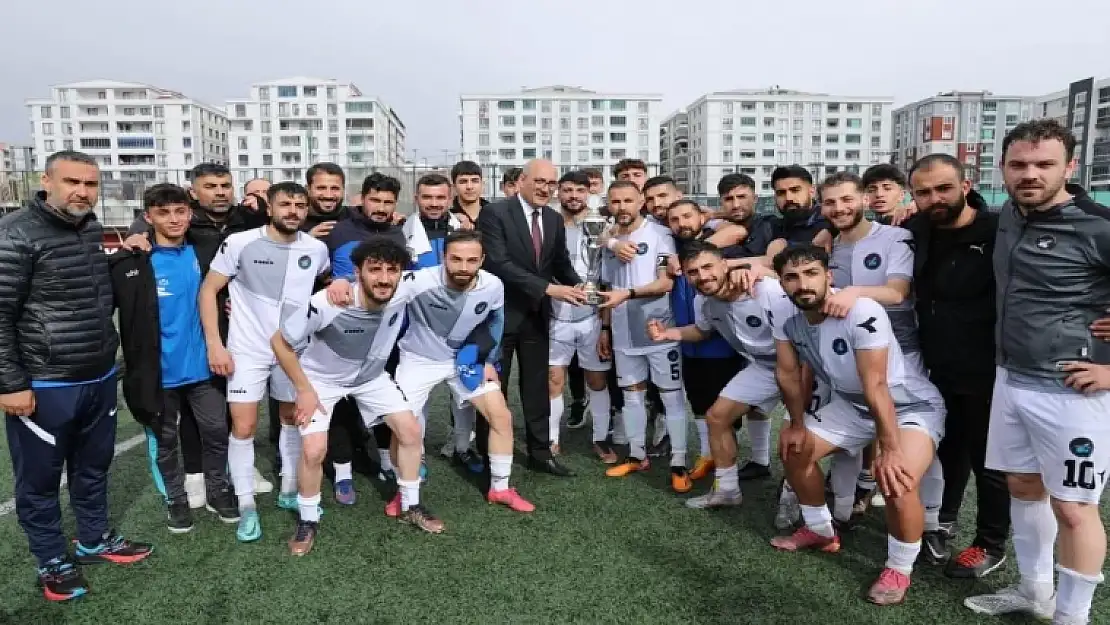 İpekyolu Belediyespor lig şampiyonu oldu