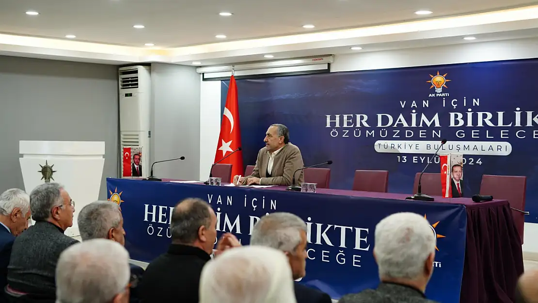 AK Parti'de yeni yönetim ilk toplantısını yaptı