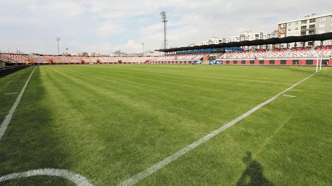 Bakan Yerlikaya duyurdu! Tribünlerde yeni dönem