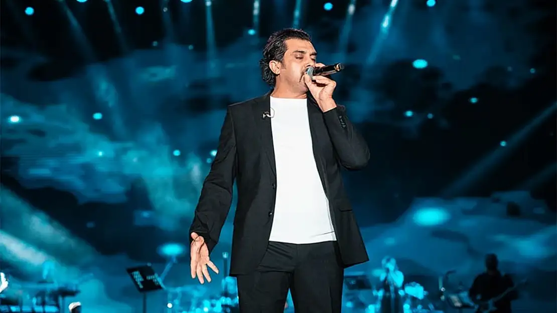 Bayhan Van'da hayranlarıyla buluştu