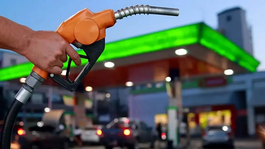 Benzine zam üstüne zam geliyor!