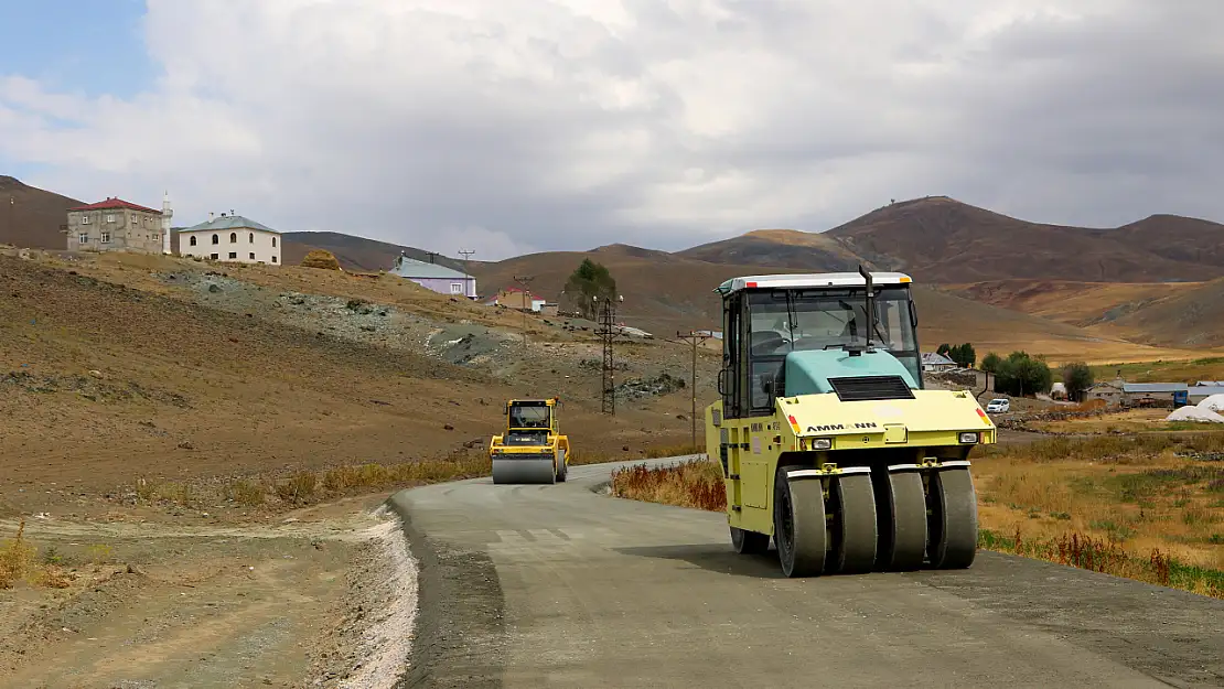 Büyükşehir'den beton yol çalışması