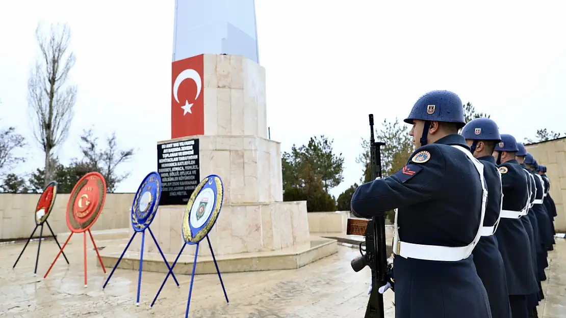 Çanakkale şehitleri Van'da anıldı