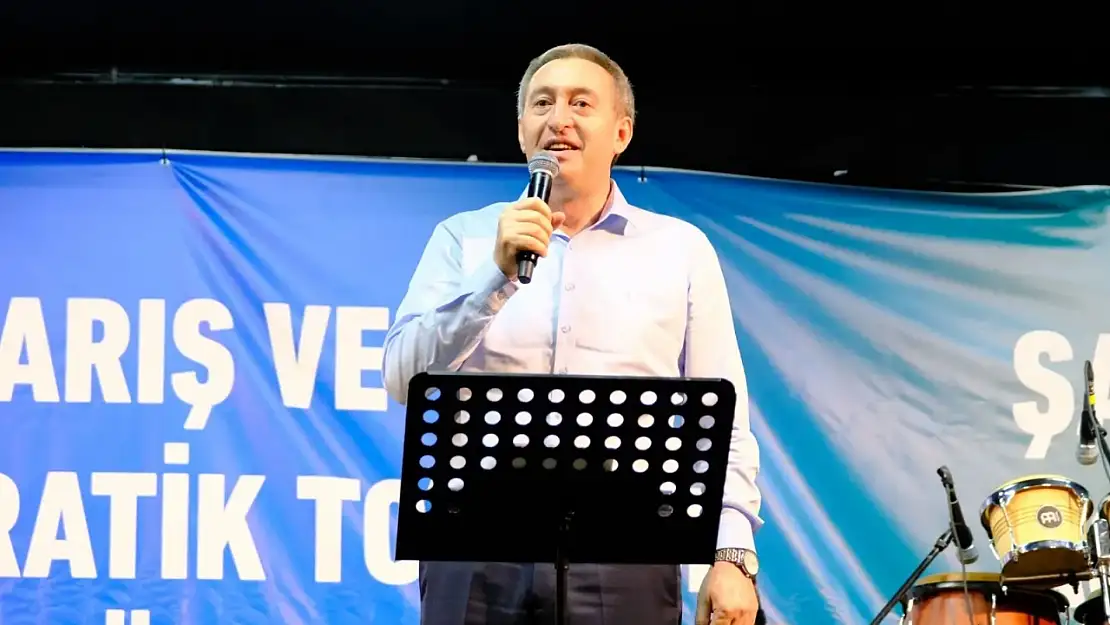 DEM Parti, Van'da Barış ve Demokratik Toplum Mitingi düzenledi