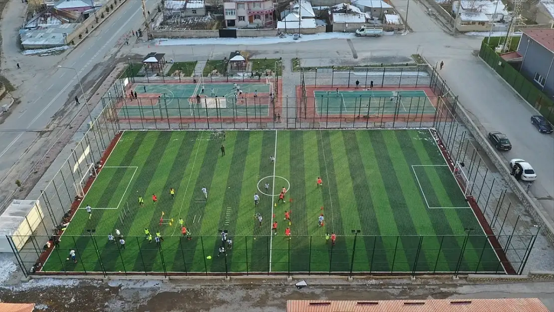 Muradiye'de yeni spor tesisleri hizmete açıldı