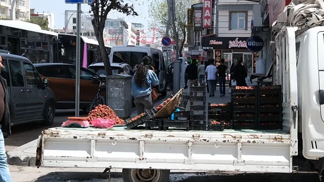 Seyyar satıcı ve kaldırım işgaline Vanlılardan büyük tepki!