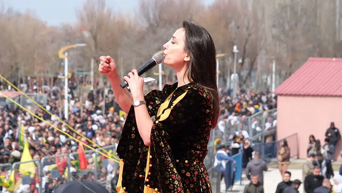 Tülay Hatimoğulları Van Nevruz'unda konuştu