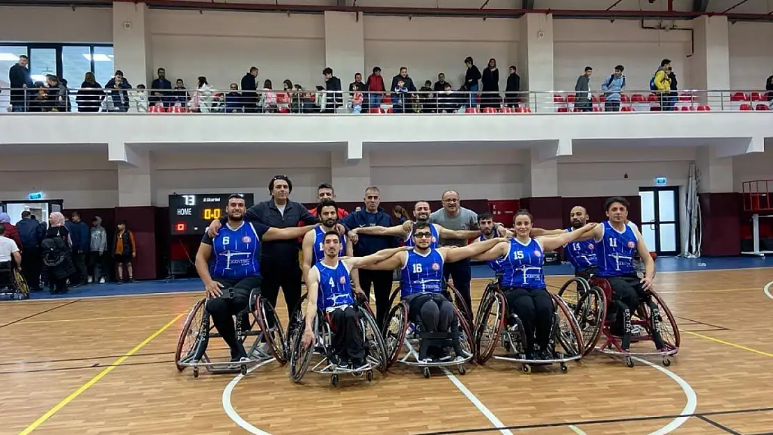 Van Bedensel Engelliler Basketbol takımı evinde galip geldi