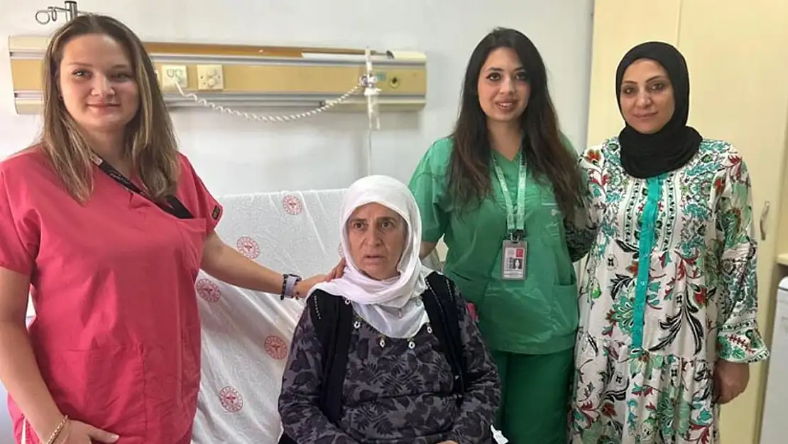 Van'da 5 saat süren ameliyatla dev kitle çıkarıldı