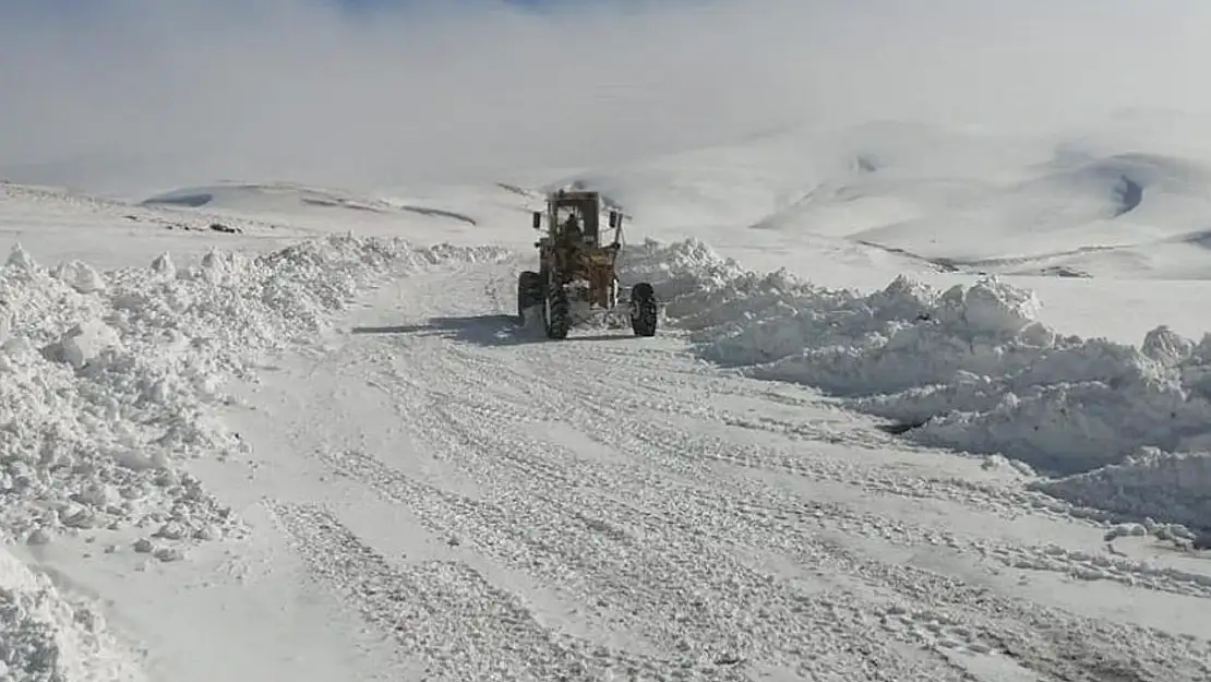 Van'da 560 yerleşim yeri yolu ulaşıma kapandı!