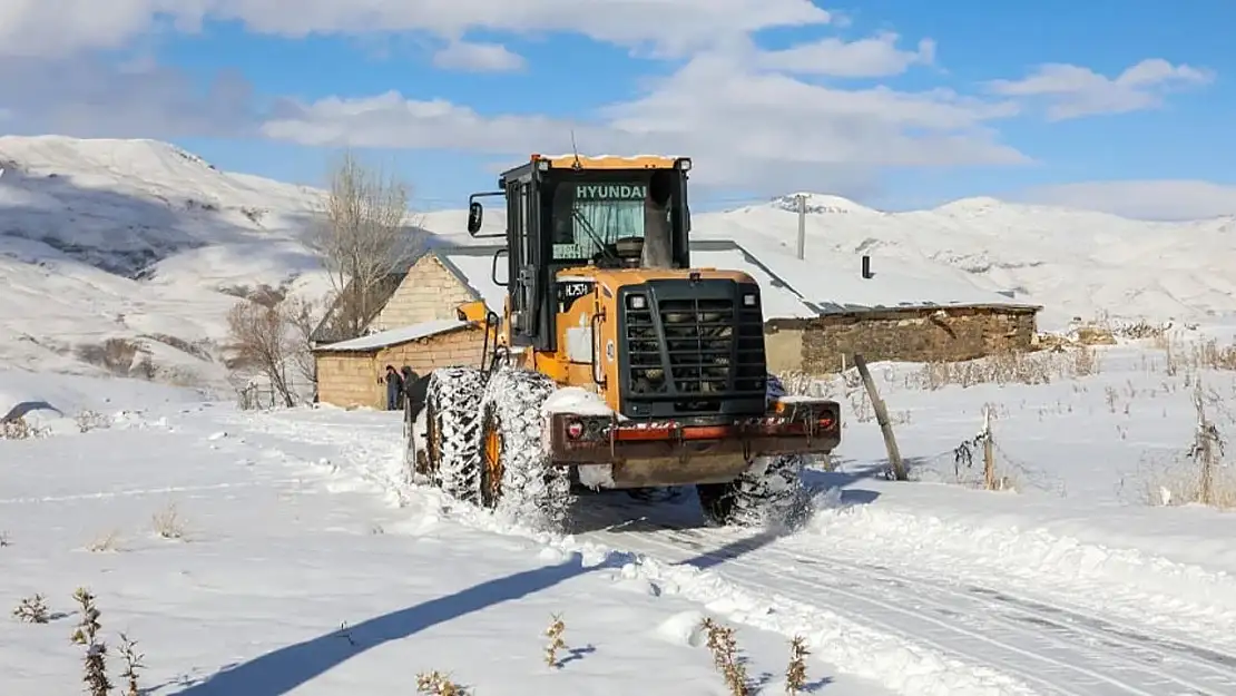 Van'da 83 yerleşim yerinin yolu ulaşıma açıldı