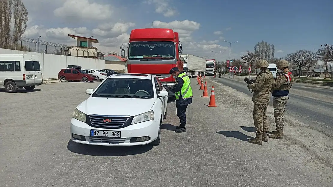 Van'da 88 araç trafikten men edildi, yüzbinlerce liralık ceza kesildi!