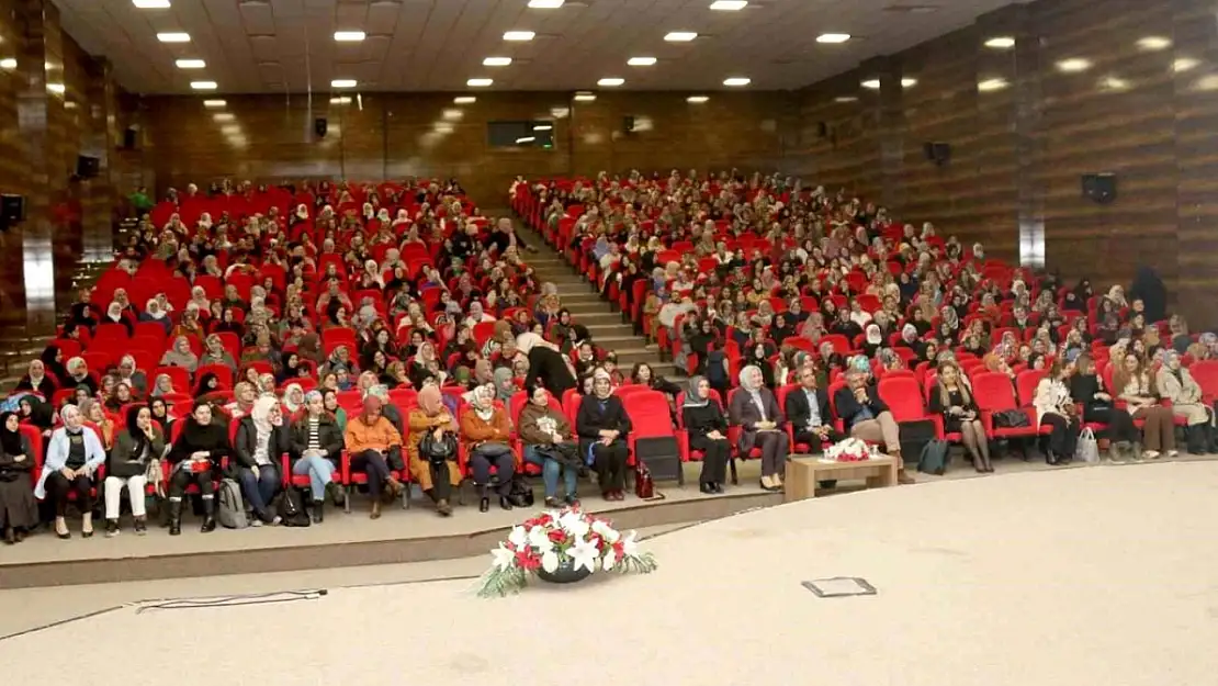 Van'da 'Aile Akademisi' eğitimleri devam ediyor