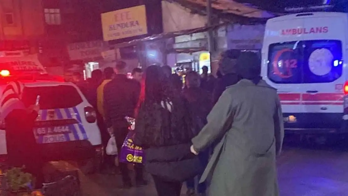 Van'da bıçaklı kavga: 3 kişi yaralandı!