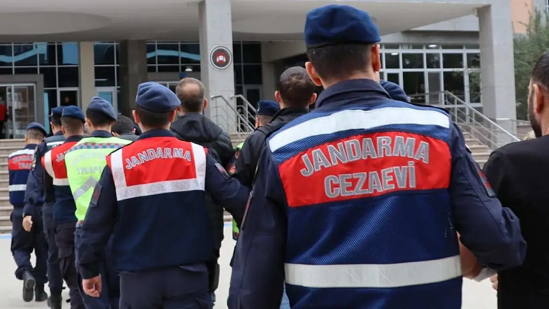 Van'da değişik suçlardan 10 kişi tutuklandı