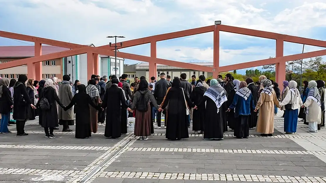 Van'da İsrail'in Gazze'ye saldırılarına yönelik protesto eylemleri devam ediyor