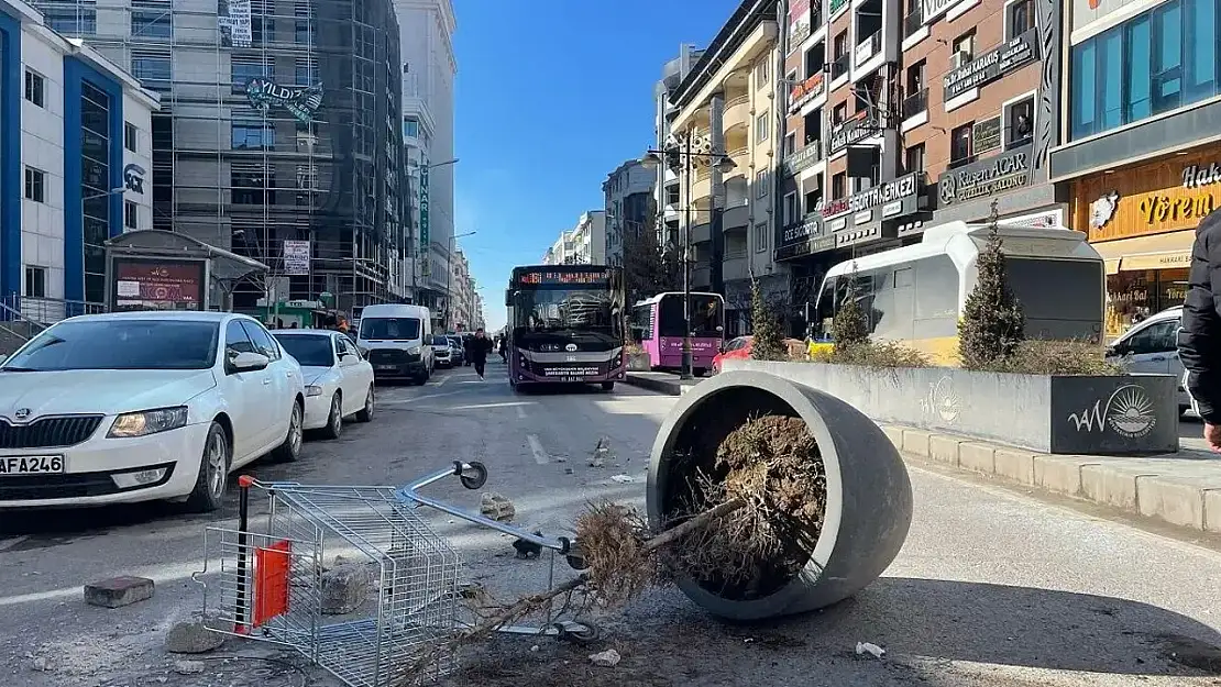 Van'da 'kayyum' protestolarına polis göz açtırmıyor!