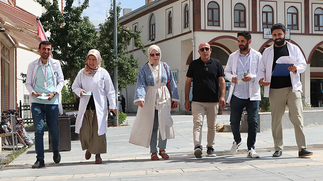 Van'da mobil 'Sigara Bırakma Timleri' sahada