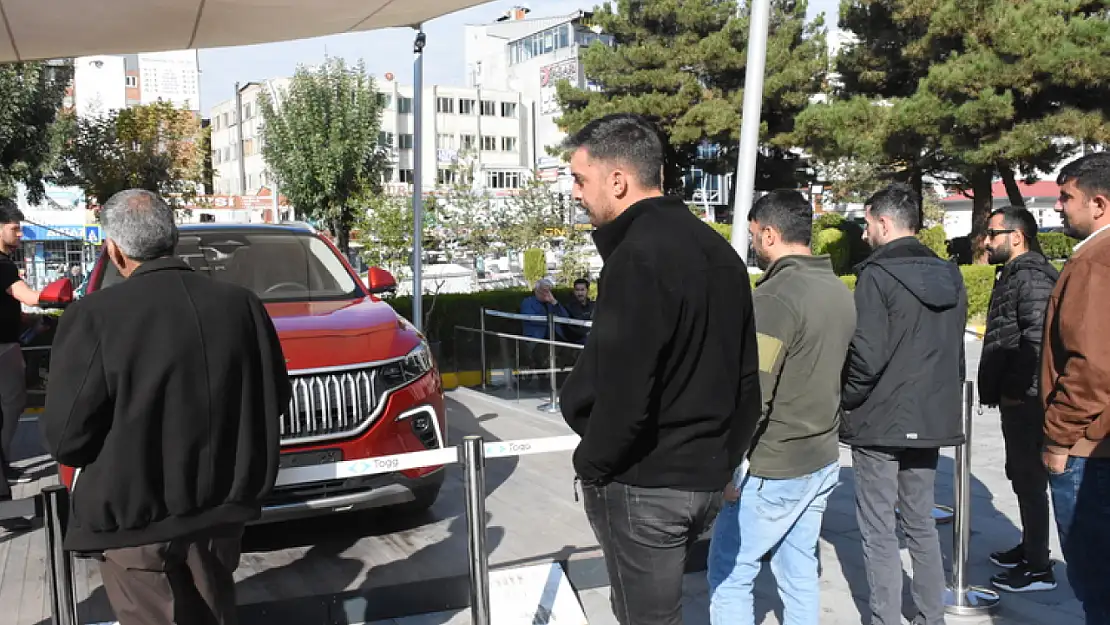 Van'da Togg deneyim merkezine yoğun ilgi