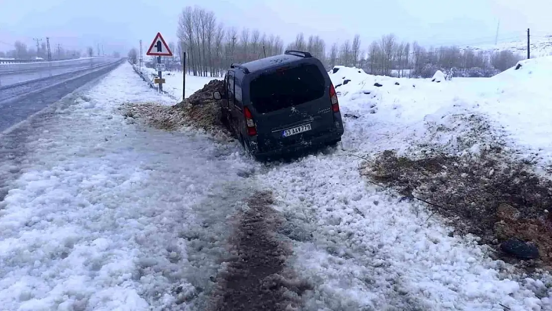 Van'da trafik kazası: 2 kişi yaralandı